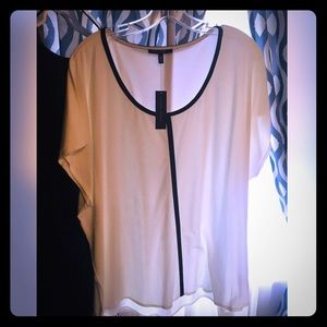Plus Size Chaus white tee w/ trim